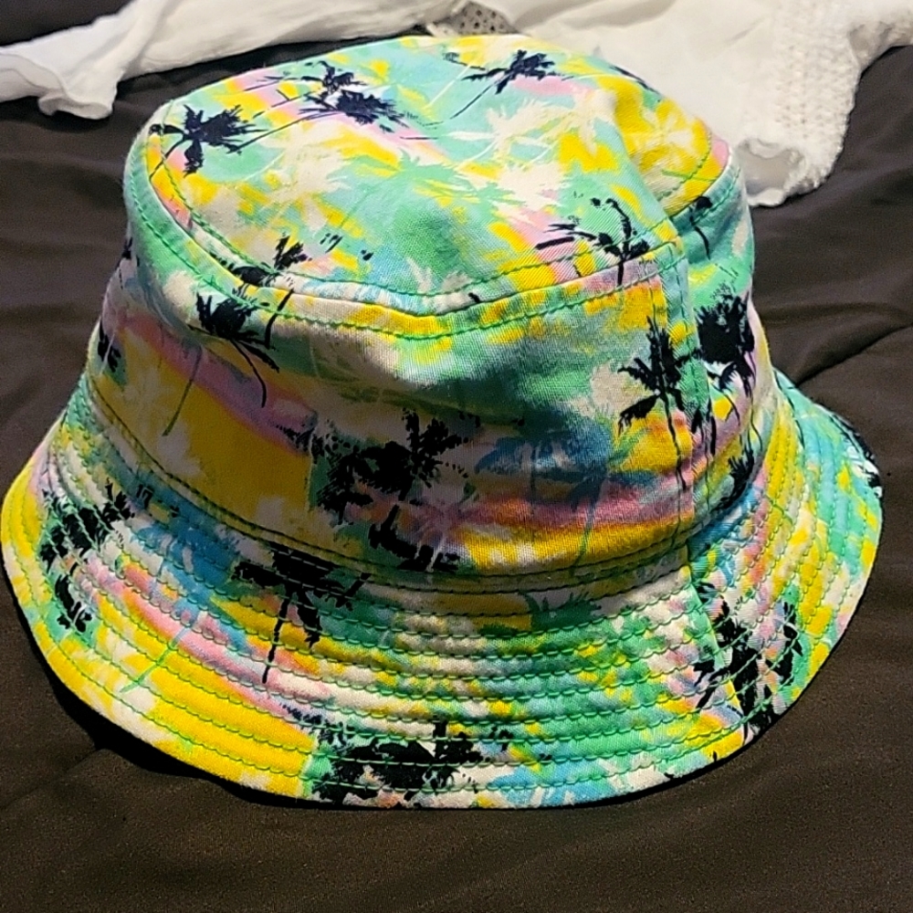 Simens  yellow palm 🌴 💛 design bucket hat
